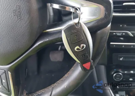 2018 Infiniti Qx30 Premium z USA, uszkodzony, nr VIN SJKCH5CR2JA043275